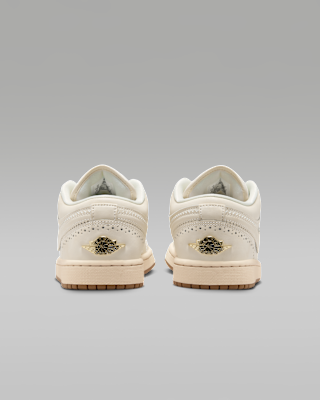 Air Jordan 1 Low SE Women's Shoes. Nike.com